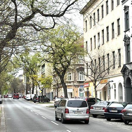 Traumhafte Wohnung Fuer 2, Walk In Dusche, Extra Kueche, Nespresso, Zentral Wien Exterior foto