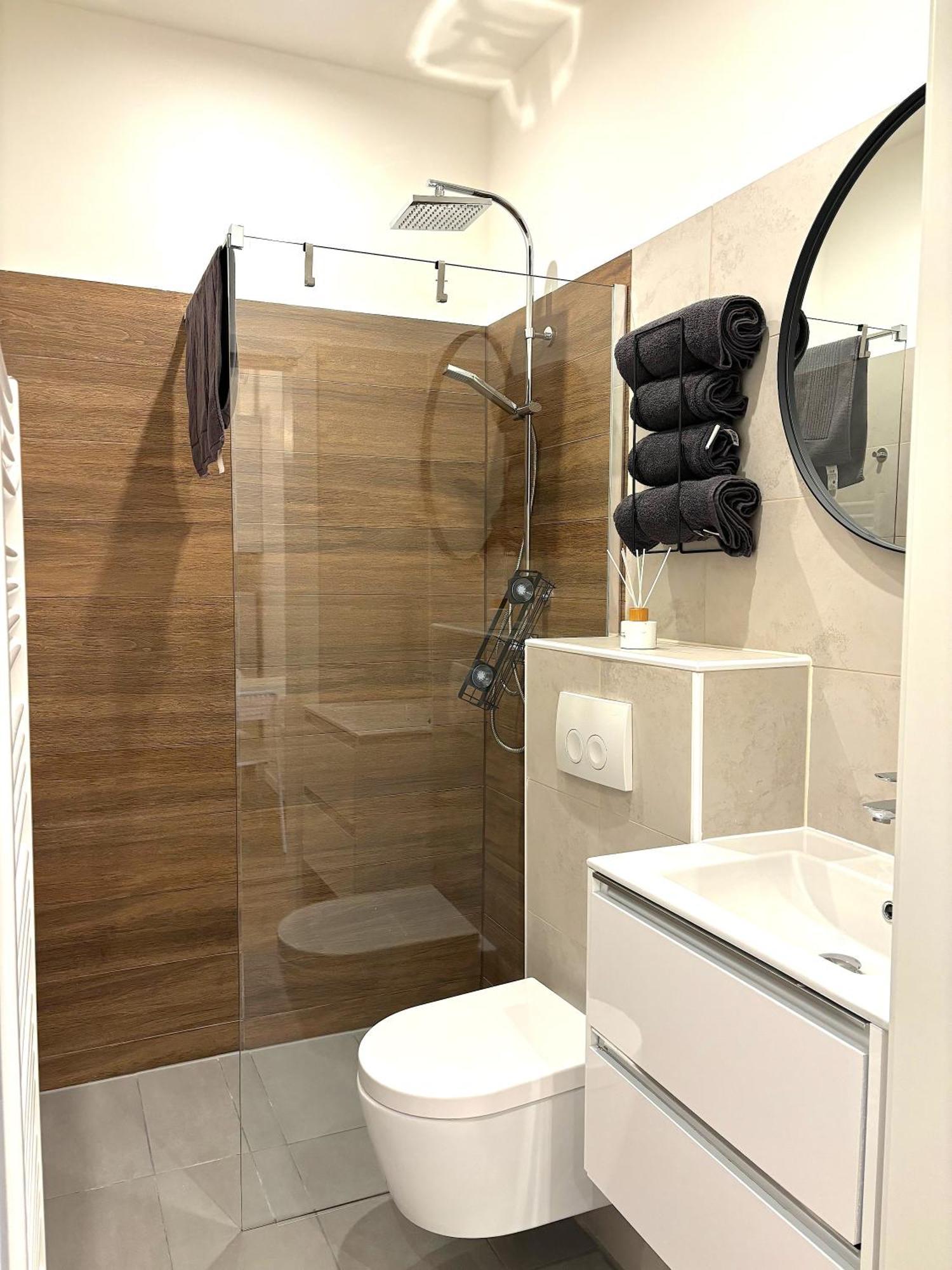 Traumhafte Wohnung Fuer 2, Walk In Dusche, Extra Kueche, Nespresso, Zentral Wien Exterior foto